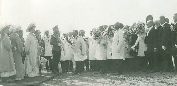 Встреча Николая II на берегу Волги